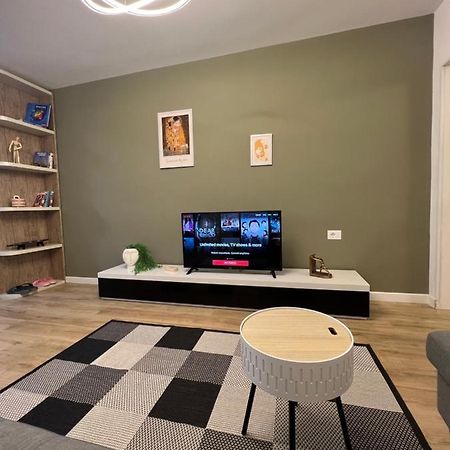 New Bazaar Cane Apartment 3 Τίρανα Εξωτερικό φωτογραφία